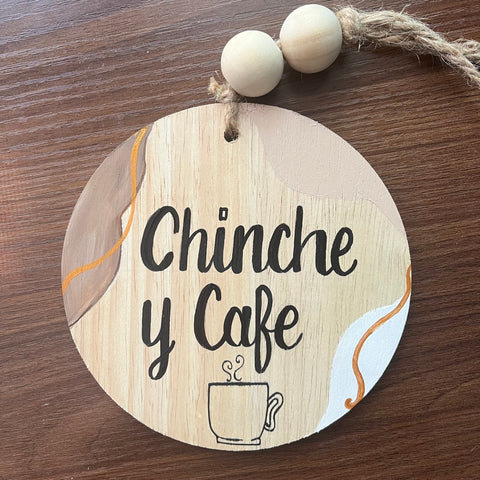 Chinche con Cafe Circle Plaque
