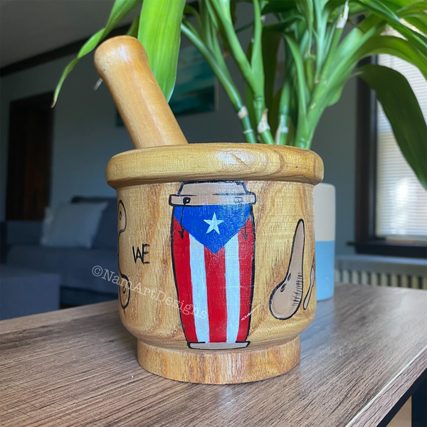 La Isla Taina Pilon