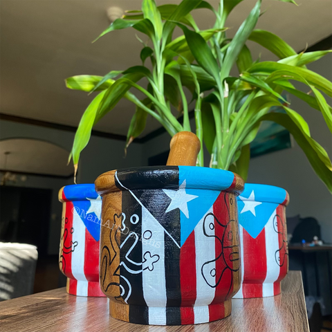 La Isla Taina Pilon